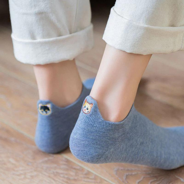 Chaussette courte en coton avec chat brodé au talon pour femme - Chocat